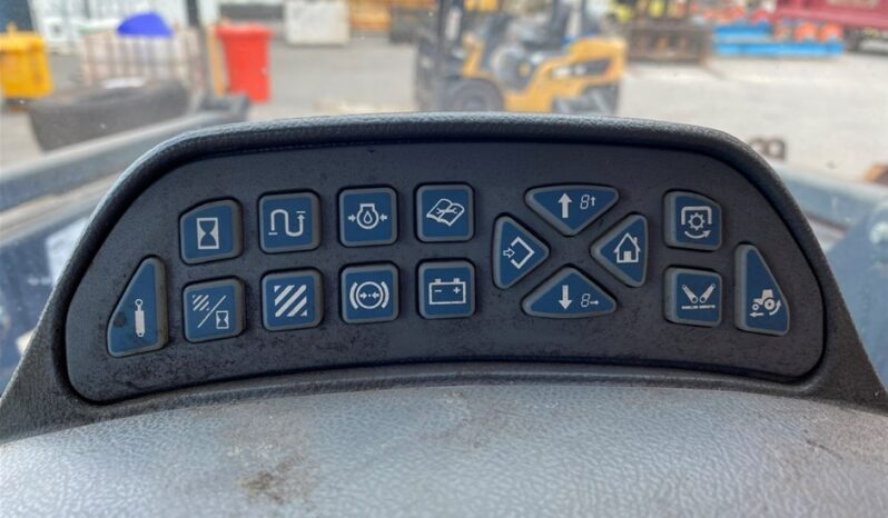 
								Used 2005 New Holland TS110A full									