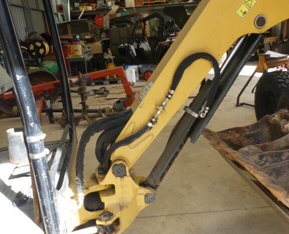 
								Used 2010  Caterpillar 301.6C full									