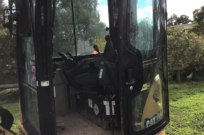 
								Used 2019  Caterpillar 303.5E full									