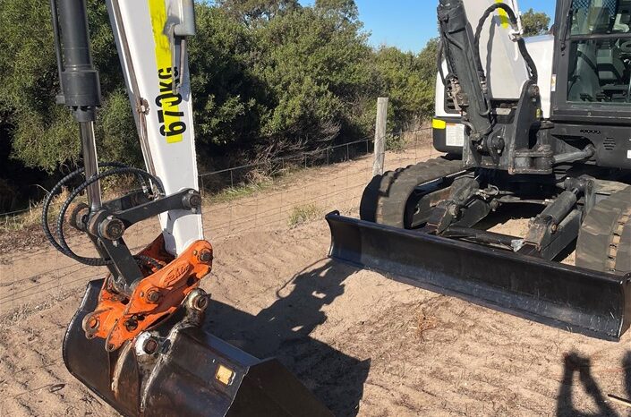 
								Used 2010  Bobcat E80 full									