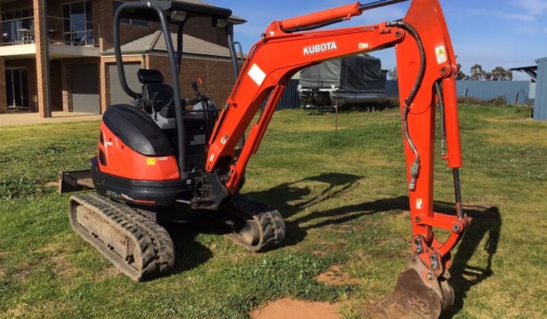 Used 2016  Kubota U25-3