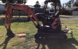 Used 2016  Kubota U25-3