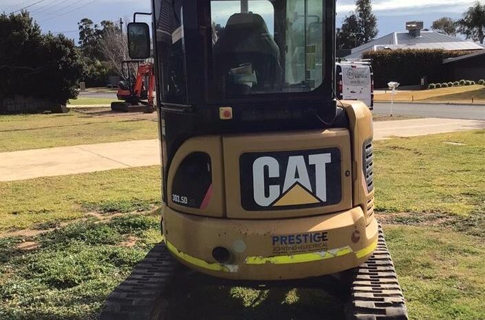 
								Used 2011  Caterpillar 303.5D full									