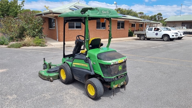 Used 2016  John Deere 1580