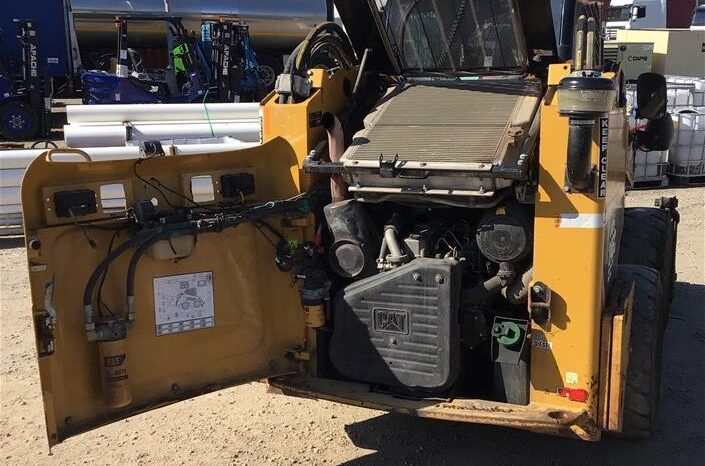 
								Used 2010  Caterpillar 246C full									