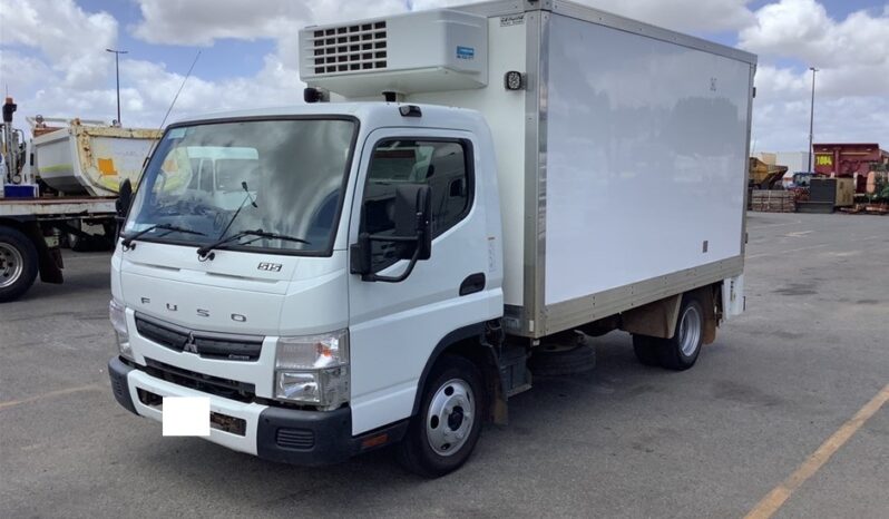 
								Used 2017  Mitsubishi Fuso Canter 515 full									