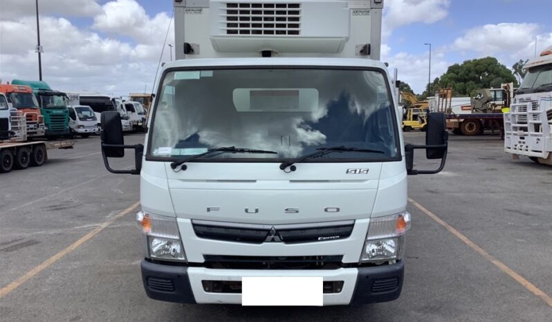 
								Used 2017  Mitsubishi Fuso Canter 515 full									