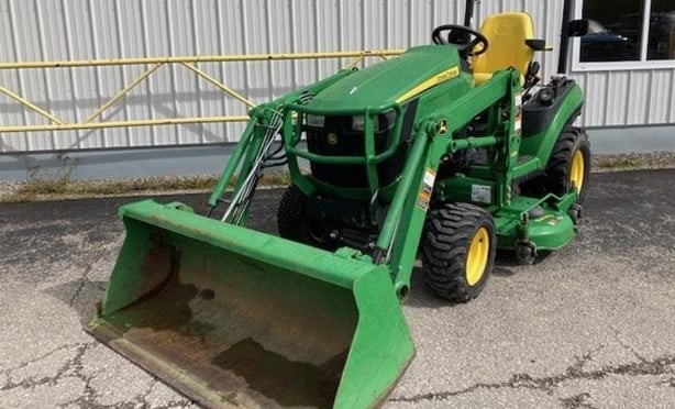 Used 2012  John Deere 1026R